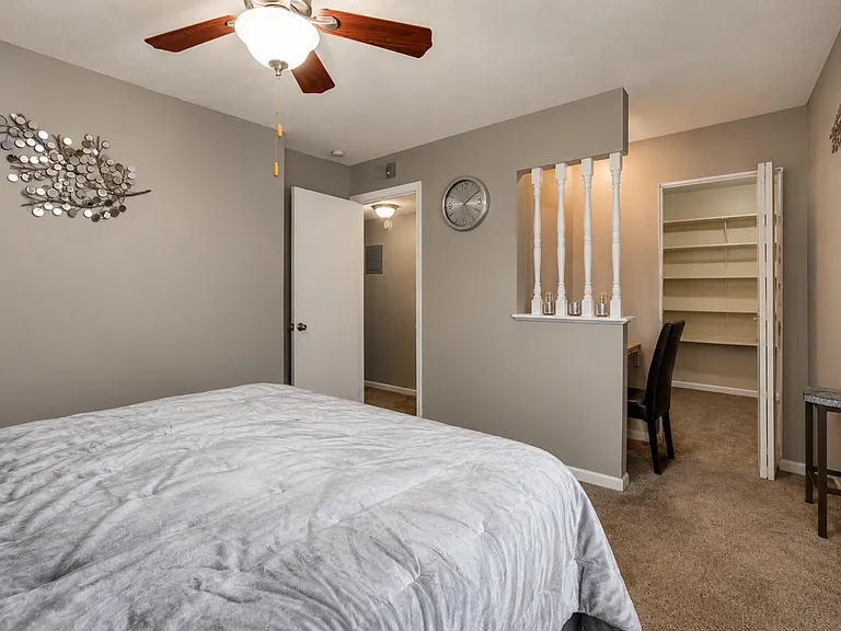 Lenexa Crossing Apartments — Photo 15