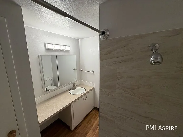 1410 E 6th St #1440 — Photo 11