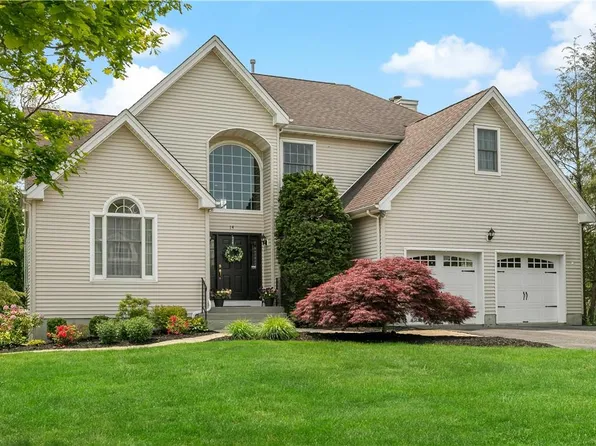 14 Loomis Drive, Baldwin Place, NY 10505