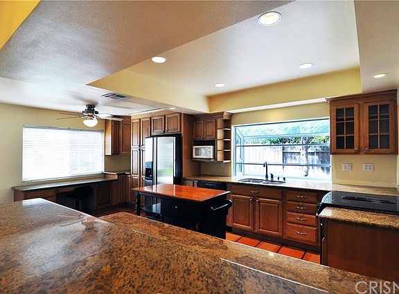Kitchen - Updated and remodeled, tray ceiling and