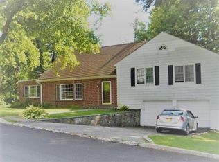 51 Amherst Dr, New Rochelle, NY 10804