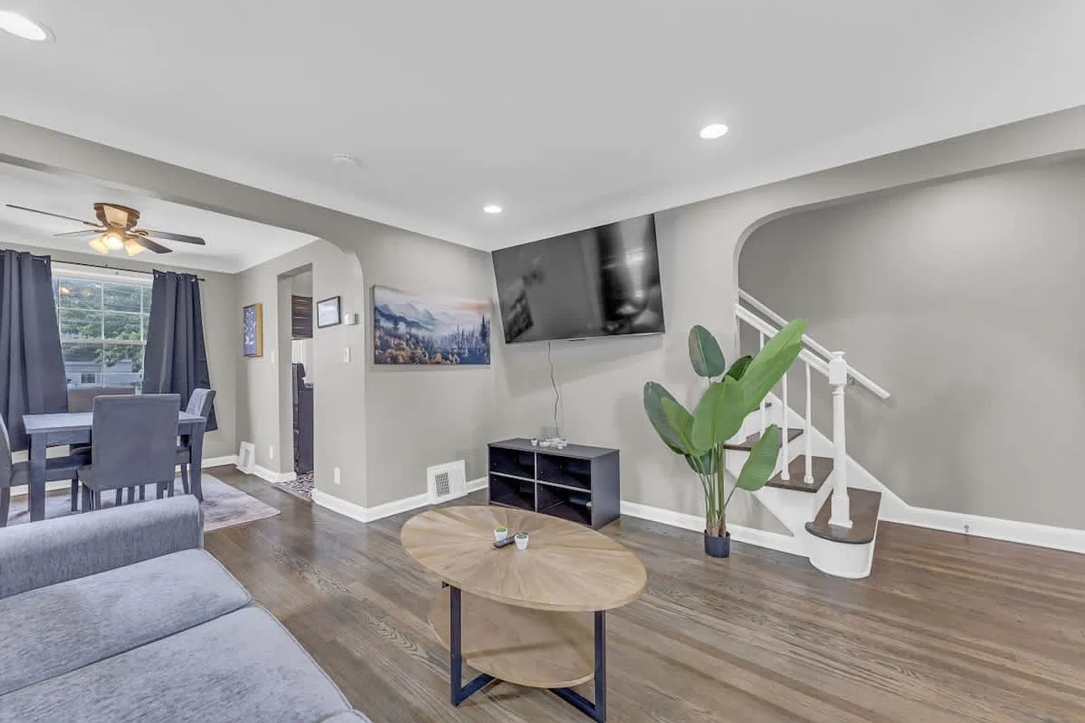 2 bed, 1.0 bath, 1065 sqft, $2,271 — Photo 3