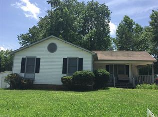 1632 Stoneybrook Dr, High Point, NC 27265