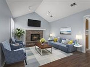 402 NE Independence Ave APT B, Lees Summit, MO 64063