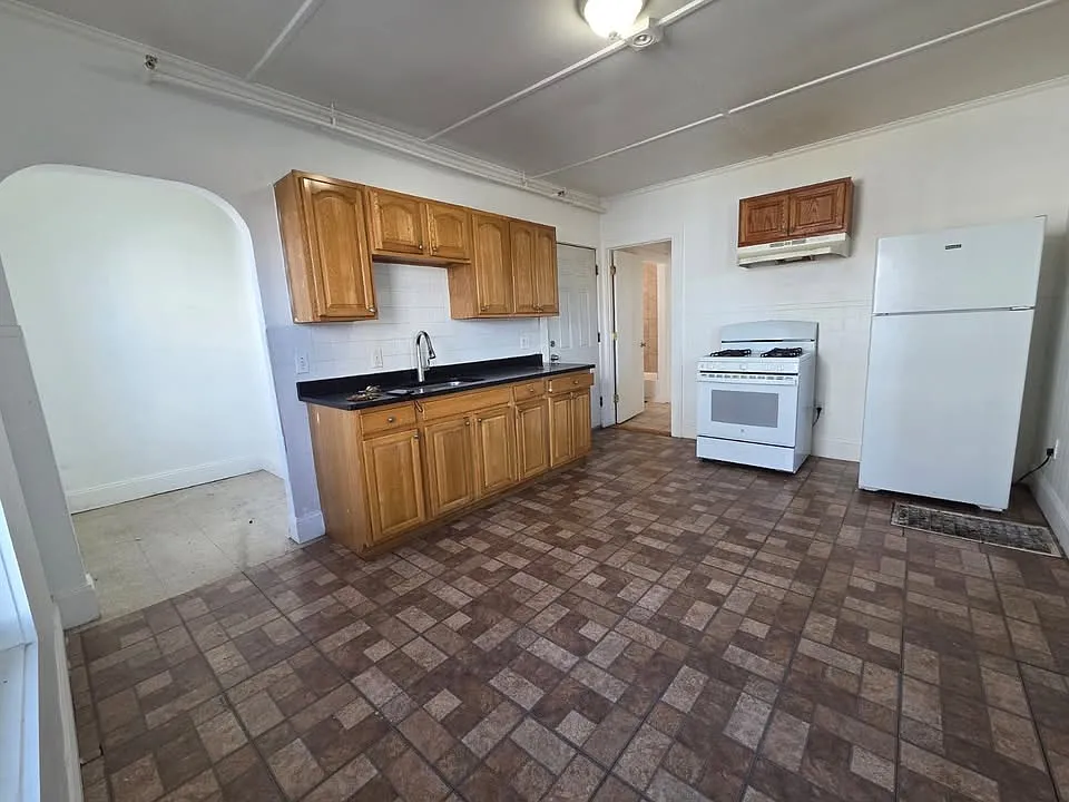 2 bed, $2,250 — Photo 2