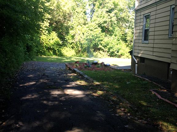 Driveway to Parking Lot