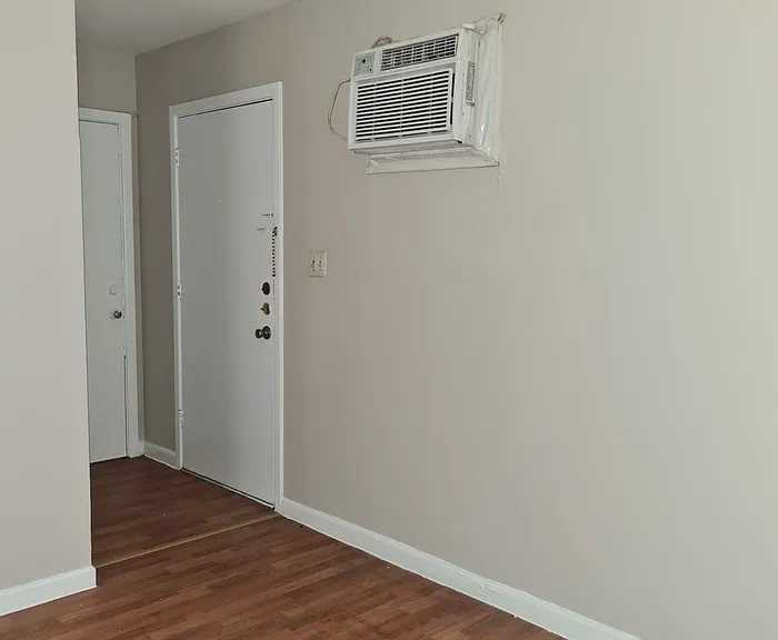 2306 N Dennis St — Photo 9