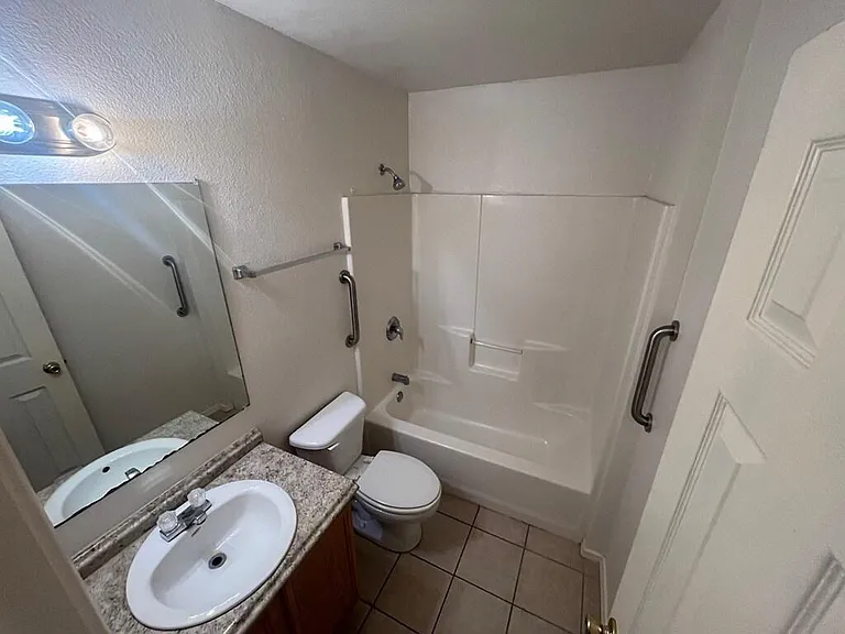 1210 Chaparral St — Photo 11