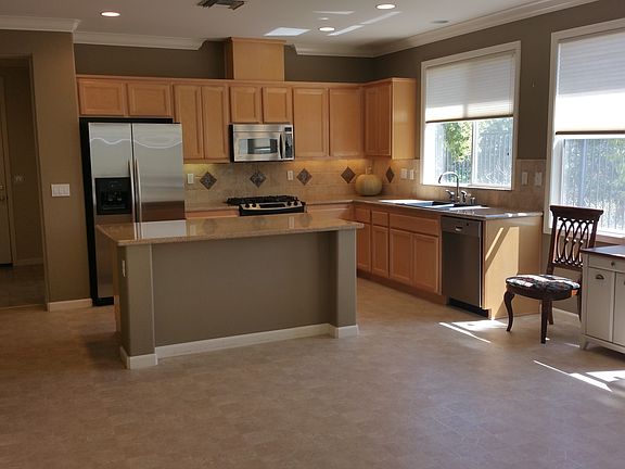 4th image of 6043 Ventura Way