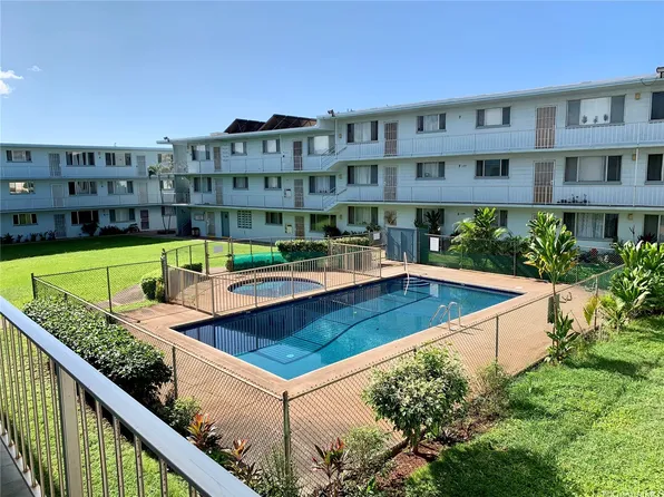 94-011 Waipahu St APT E203, Waipahu, HI 96797