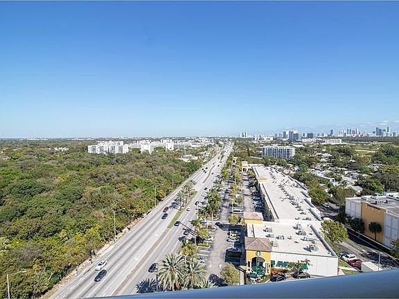 4th image of 13499 Biscayne Blvd APT 1701