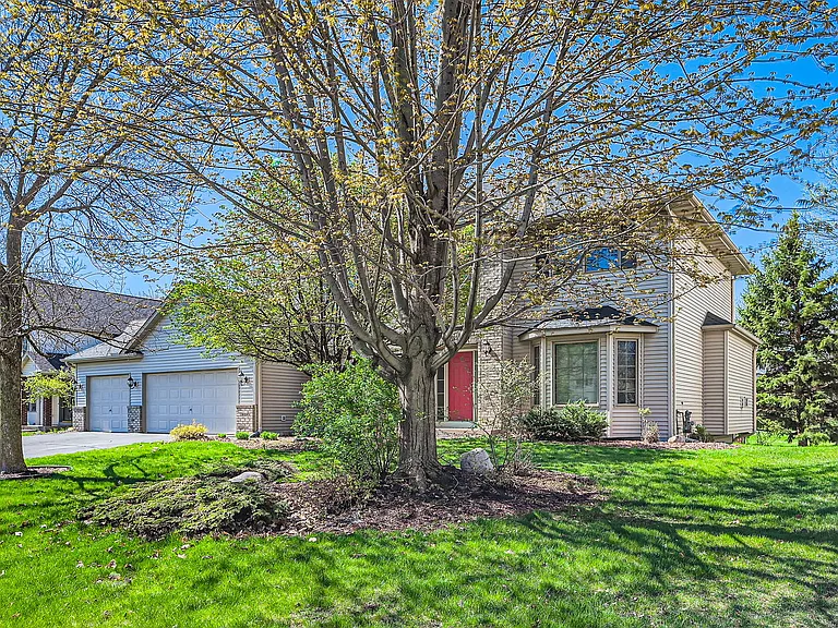 Eagle Valley Dr — Photo 2