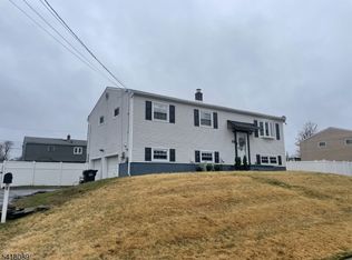 9 Montrose Rd, Somerset, NJ 08873