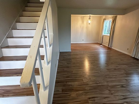 5th image of 951 Leroy Ln