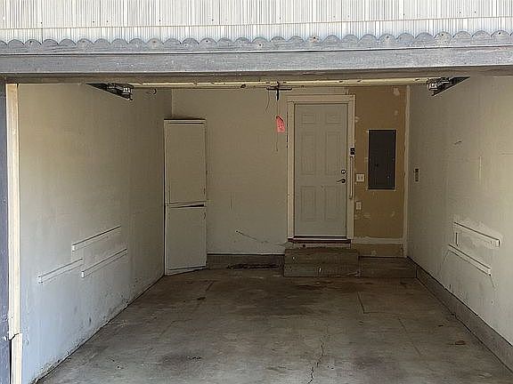 4th image of 1510 W Clark St