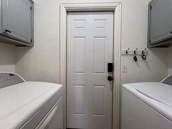 3rd image of 1034 W Kyle Way