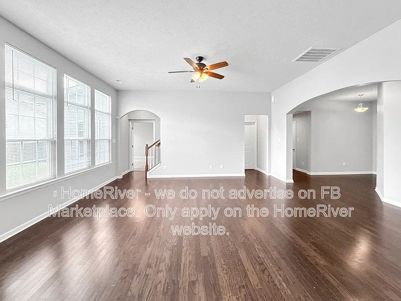 4 bed, 3.0 bath, 2166 sqft, $2,449 — Photo 2