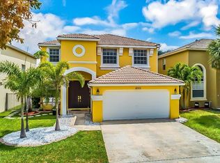 1203 Oakwater Dr, Royal Palm Beach, FL 33411