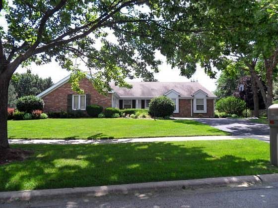 2nd image of 937 Cherry Hills Ln