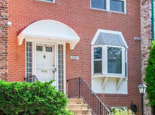 8156 Larkin Ln, Vienna, VA 22182