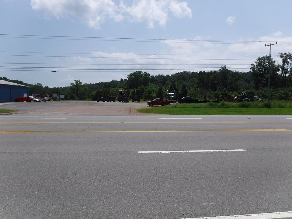 2nd image of 1072 Highway 79