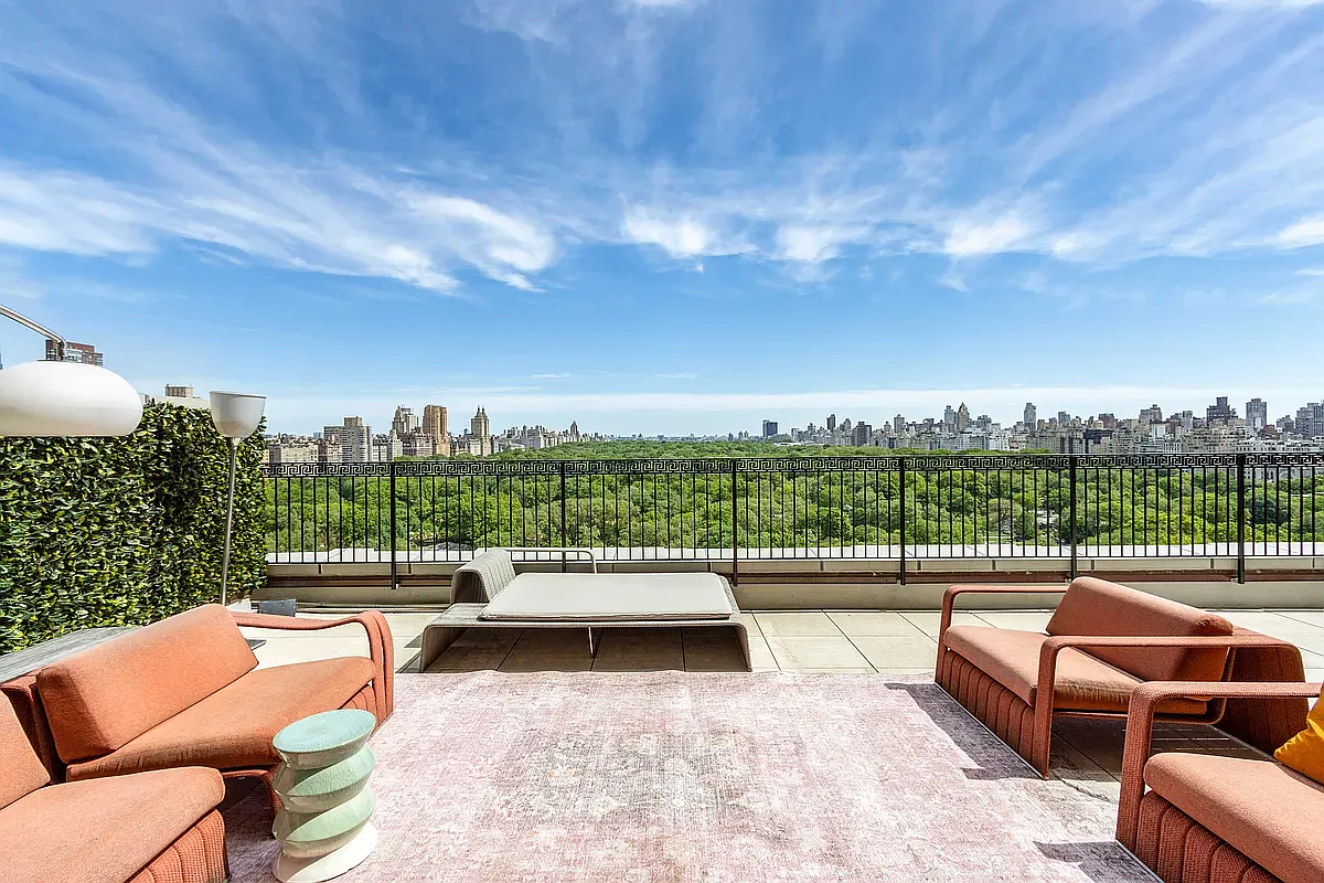 160 Central Park South — Photo 2