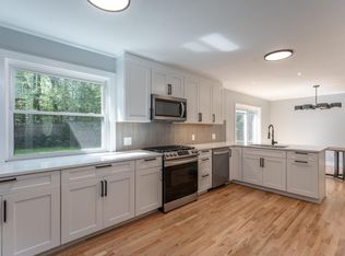 3 Heather Ln, Saratoga Springs, NY 12866