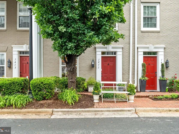 1411 Roundhouse Ln, Alexandria, VA 22314