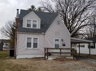 1836 11th St, Charleston, IL 61920