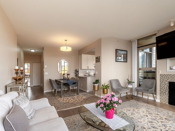 4th image of 160 W Keith Rd #801