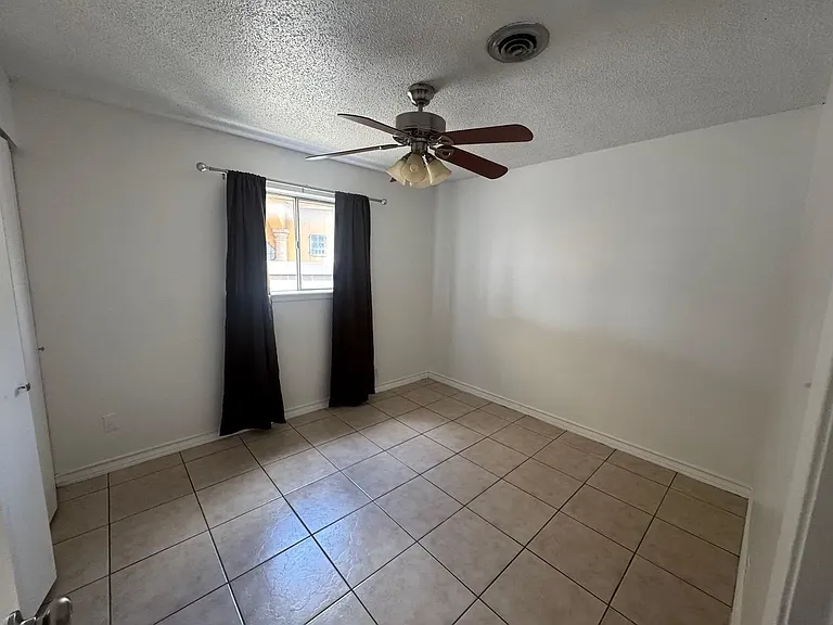 304 Richmond Ct — Photo 8