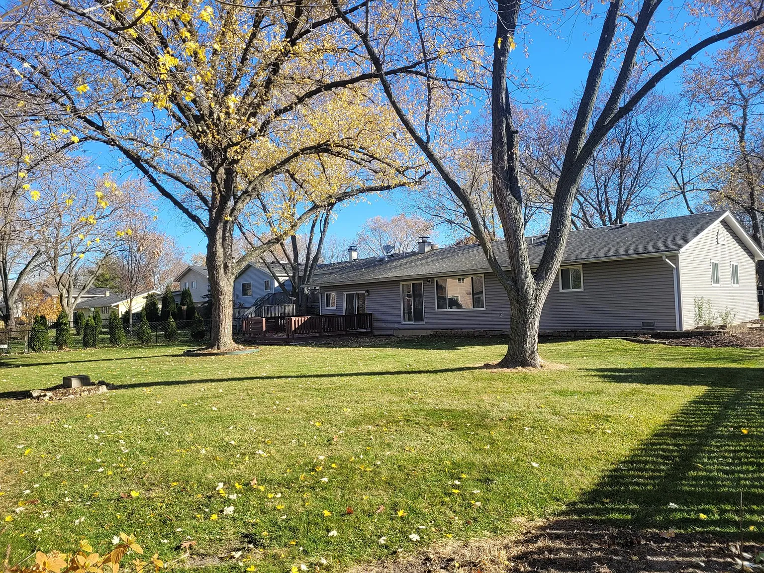 3 bed, 2693 sqft, $3,550 — Photo 2