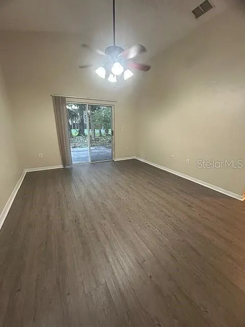 3 bed, 2.0 bath, 1414 sqft, $2,150 — Photo 3