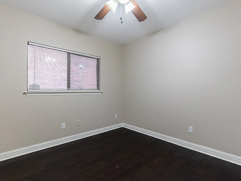 21514 Longwood — Photo 9