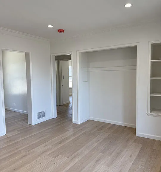 1154 N Orange Grove Ave #1/2 — Photo 3