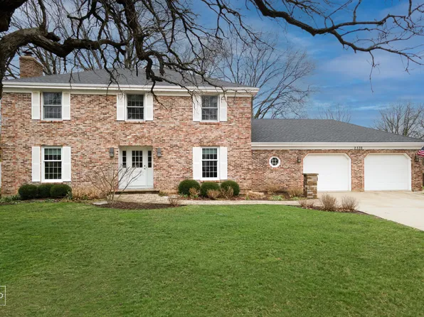 2338 Country Knoll Ln, Elgin, IL 60123