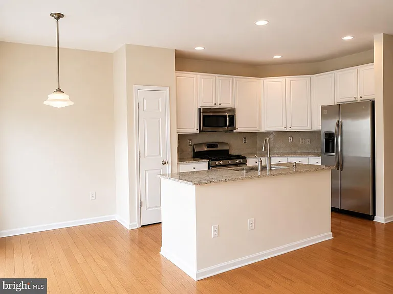 21002 Kittanning Ln — Photo 2