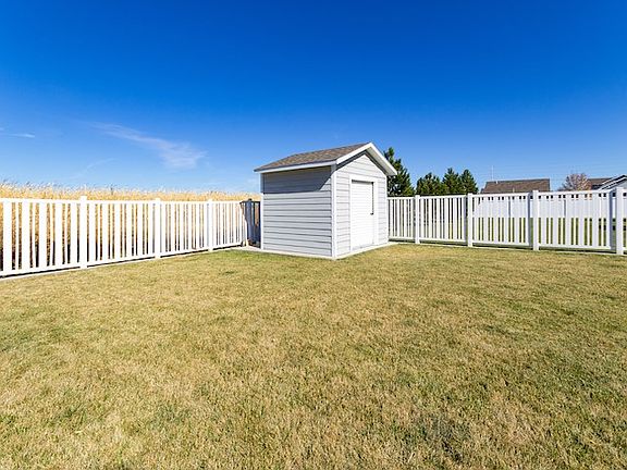 2nd image of 4243 Sequoia Dr