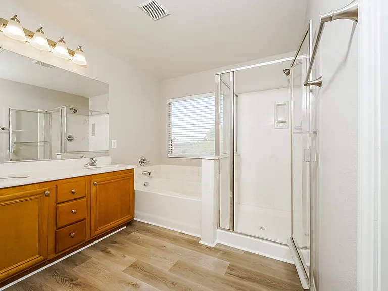 6352 Glenolden St — Photo 11