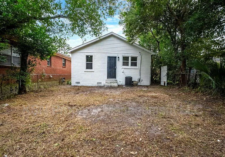 2032 Eppinger St — Photo 13