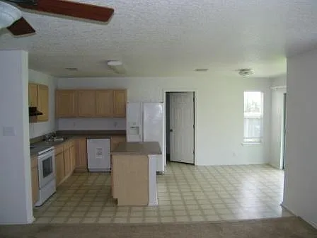 369 Copper Bluff Dr — Photo 12