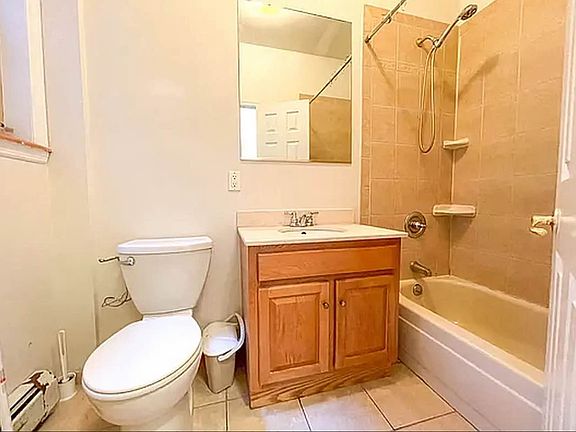 4th image of 1624 Summerfield St APT 1R