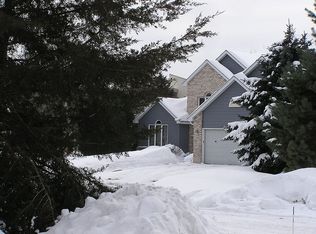 2405 Maple Ave S, Bloomington, MN 55431
