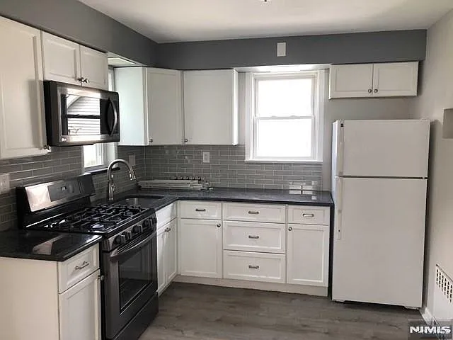 166 Carmita Ave #2 — Photo 23