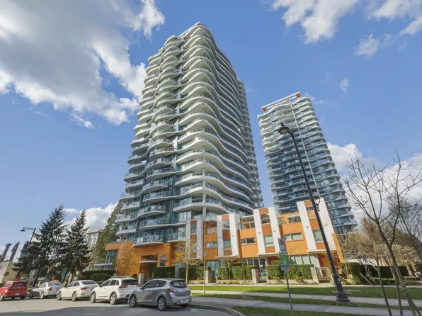 13303 Central Ave #2701, Surrey, BC V3T 0K6
