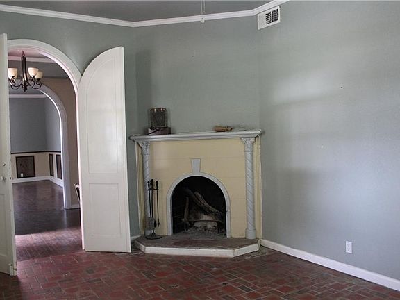 5th image of 2514 Henry St
