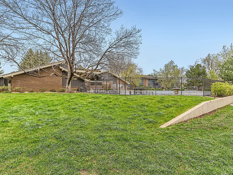 2800 Kalmia Ave #C304 — Photo 20