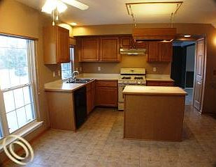4th image of 613 Kentwood Ct