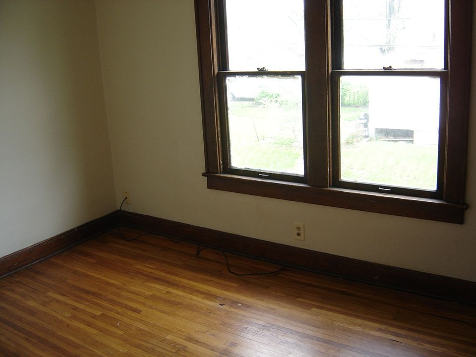 2nd image of 548 E Mithoff St