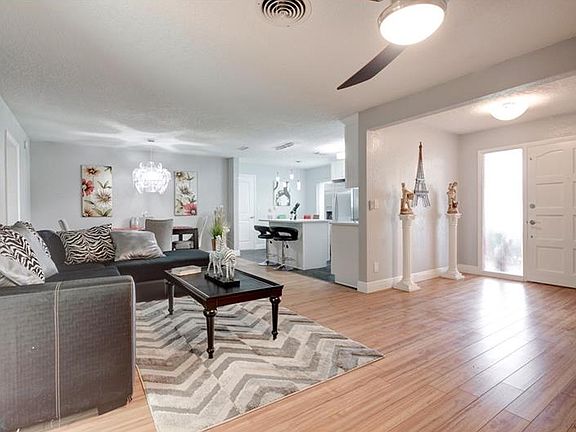 4th image of 2473 Brentwood Dr